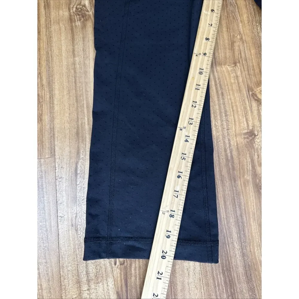 Lululemon Leggings size 4 Gather &‎ Crow Crop II High Rise Shine Dot Black Lace